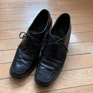 Black Heeled Lace Up Loafers